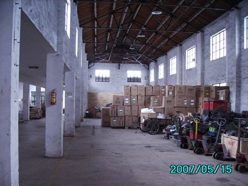 ����������·���ɹ�·�ڶ��Ŷ�Ժ1400ƽ���׵����׼��������