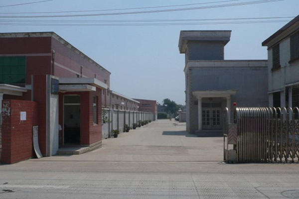 �����ɱ���ҵС������·2738�ŵ���2000,555,800ƽ���׳�������