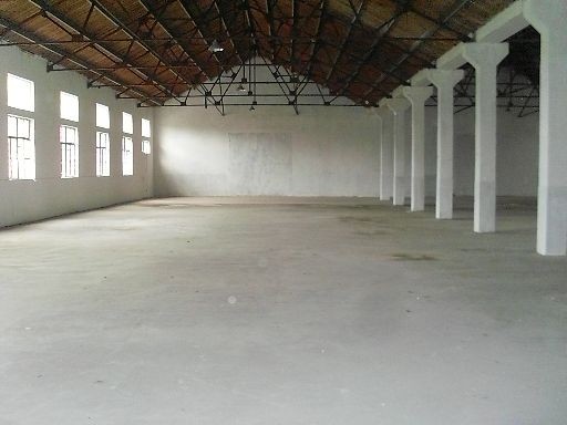 ��������÷��·��·��԰�����ж������㳧����2600�O ������װ�ް칫��300�O