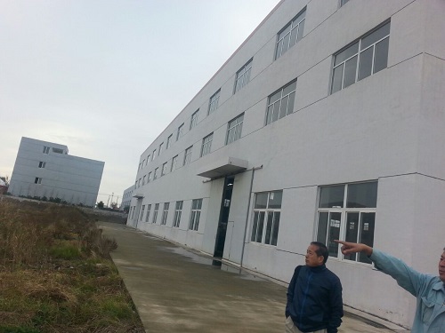 QD002 ��ͨ������ҵ԰��2500ƽ���׳����ֿ����  ��װ�г� �ͼ� ��е����