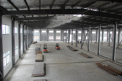 �����������ĸ��½���׼�����칫¥���� ռ��40Ķ �칫¥4000ƽ �����װ�г�����4166ƽ