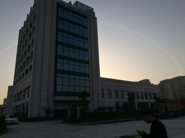 G1526	�����Ϻ��� G60���ٴ��ų��ڸ���1��ƽ�������칫¥���� ѧУҽԺ�Ƶ�  ԭ��������