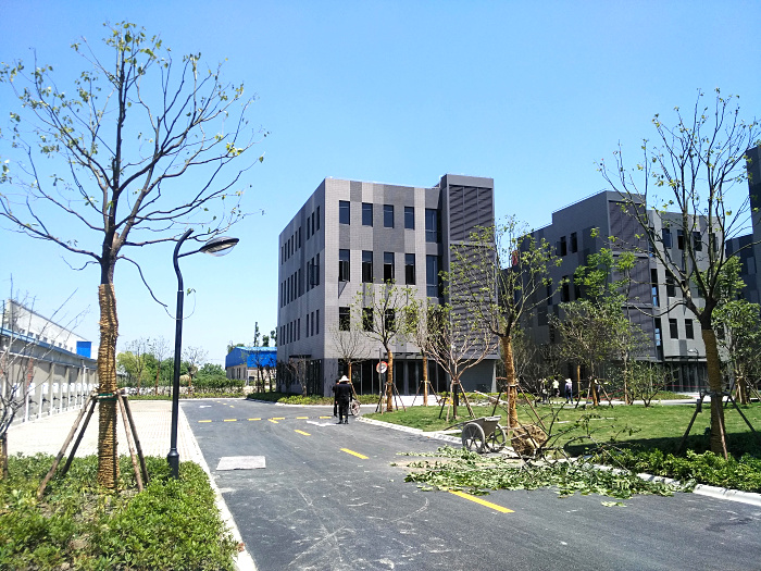 G1579���¿���ֱ�ۡ���ɽ�˴� 104�ؿ� �����˲�ҵ԰��  ���������칫¥����