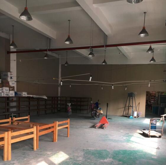 G2209 �ζ�����½���ʢ· ¥���л��� 400ƽ���׳������� �۵�0.8Ԫ/ƽ��/��