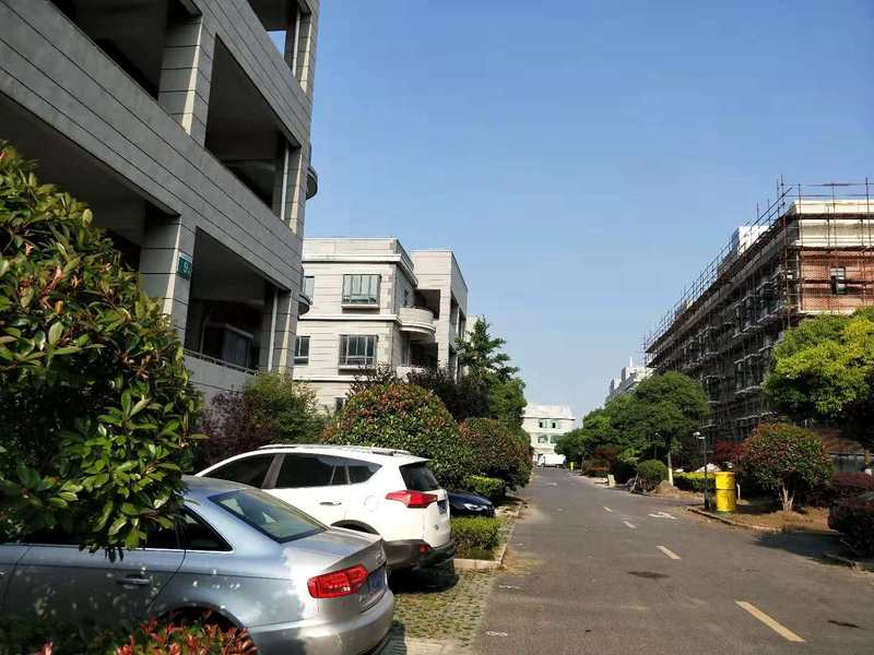 A8348 �ɽ������ϻ�·�������㳧���칫¥������� ÿ��487ƽ���� ʵ�����2000ƽ����