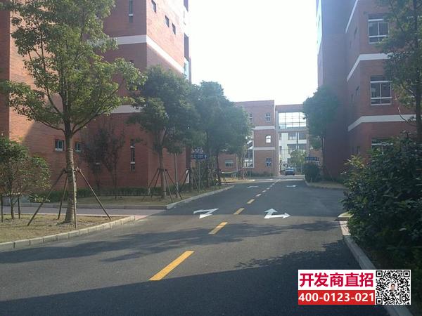 ���¿��������з��칫¥���ۡ���50���Ȩ ��ǰ�ؼ�6400Ԫ�� 975ƽ�����ɽ����С��ɽ��ҵ԰��