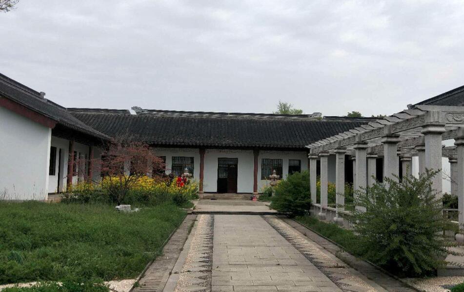 �Ͼ�������ɽ�ĺ�Ժũ�һ������� 2000ƽ����