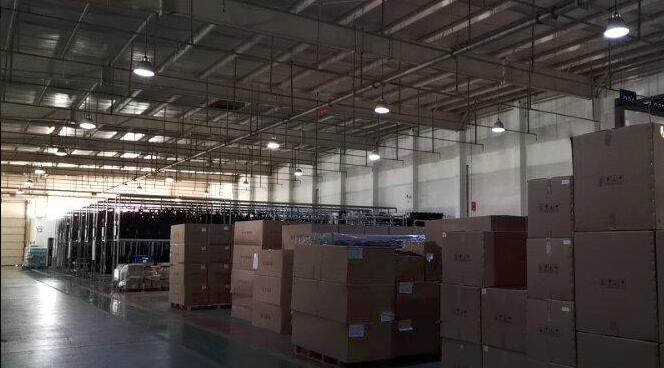 �Ͼ����������� ˫����� ����������˹ �ֿ� 3000ƽ�׳���