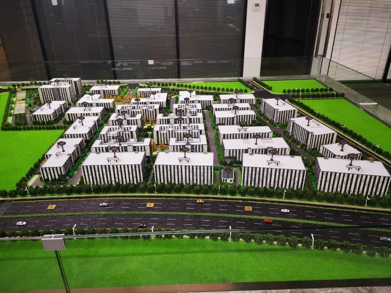 ��ͨ�б��������������Ӳ�ҵ԰ ��׼�з������������ ����ֱ�� ����վֻ��3վ����  2000-800