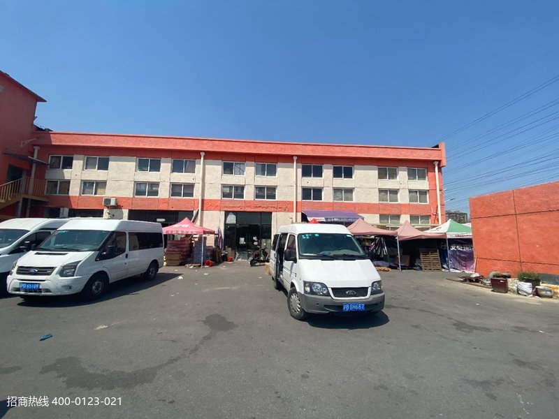 ����÷¤����·����һ¥�ֿ�200ƽ����300ƽ����¥���о�װ�칫��