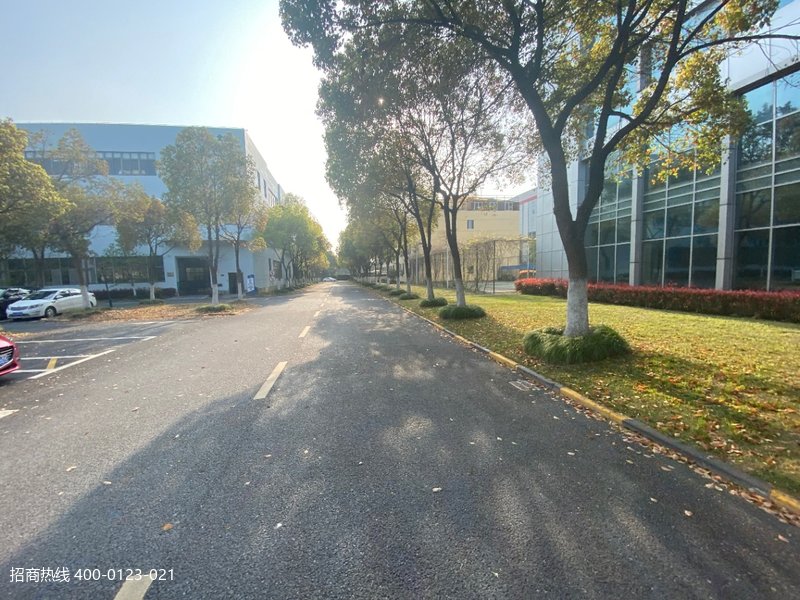 ���������󷿶�104�ؿ��¿�һ¥1500ƽ�������ֿ�ɷ��⣬��¥ʣ800ƽ��