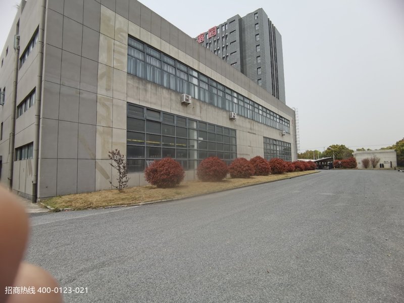 �ɽ������¿ճ�һ¥�����ֿ���� 3000ƽ����104�ؿ飬�������㣬��С�÷���