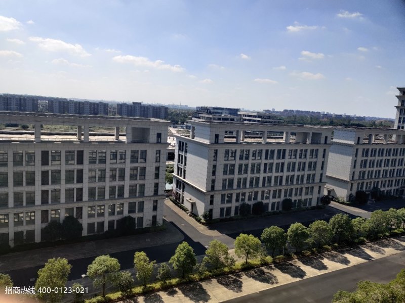 W011 �ɽ�����104������������ �����̴󷿶�ֱ�г���