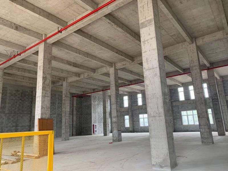 ���ݳ���úɽ�� ީ��һ�� ˫�� 2000ƽ�������� �ַ� ��3300Ԫ/ƽ һ¥8.1�� ������ϡȱ