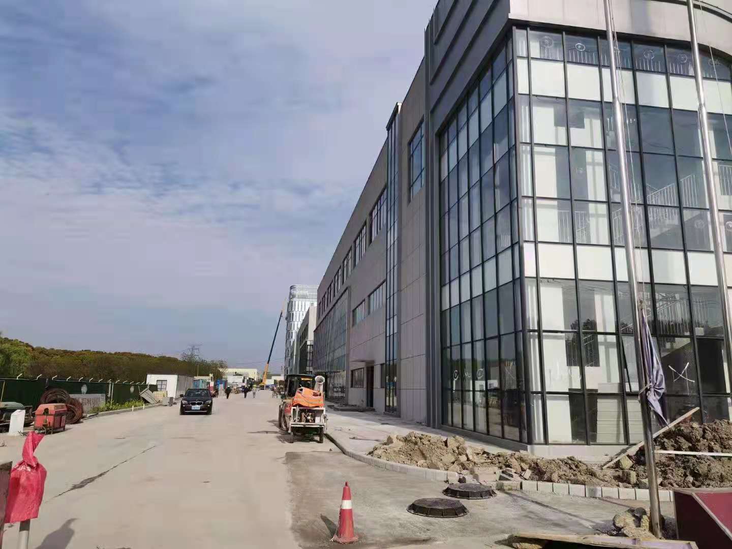 ��ɽ��ɽ����Ҽ������� ������������ ������ 7400ƽ �ɷָ����