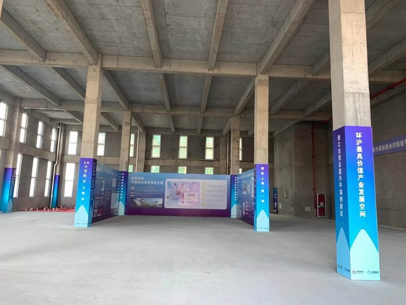 �������ʺͼ�����·����13000ƽ��������