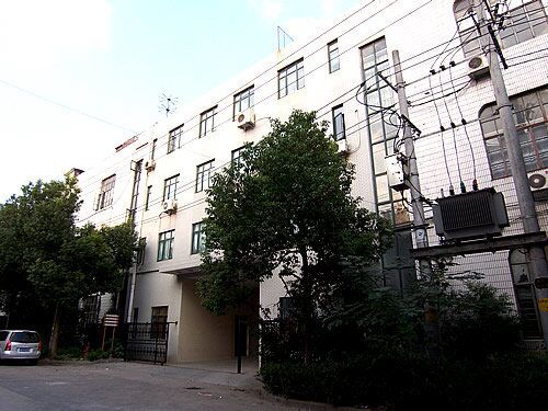 �Ϻ�������ݷ��·1258��¤�˹�ҵ����6��¥�������칫�ҳ��� һ¥600ƽ���ס���¥420ƽ���ס���