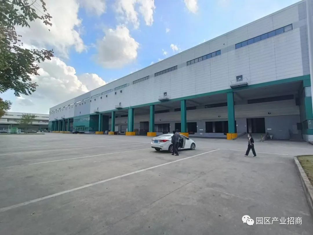 �Ϻ���ɽ����������·348��רҵ�����ֿ���� 4����24000ƽ�� ���ܶ��� �ɷ���