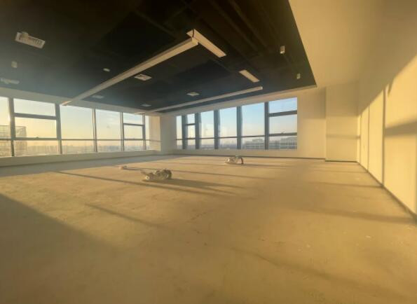 �е���Ϣ�ۡ��ɽ����������� �з��칫�������� 150ƽ����� ����1.5Ԫ��